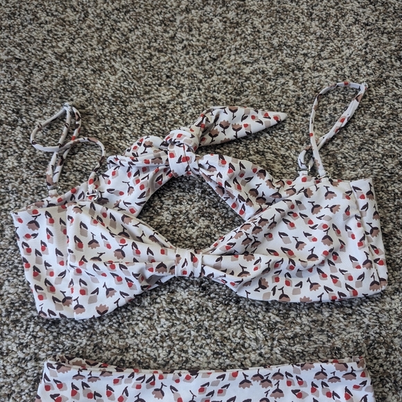 Faithfull The Brand Cream Floral Tulip Swim Set - Picture 2 of 9
